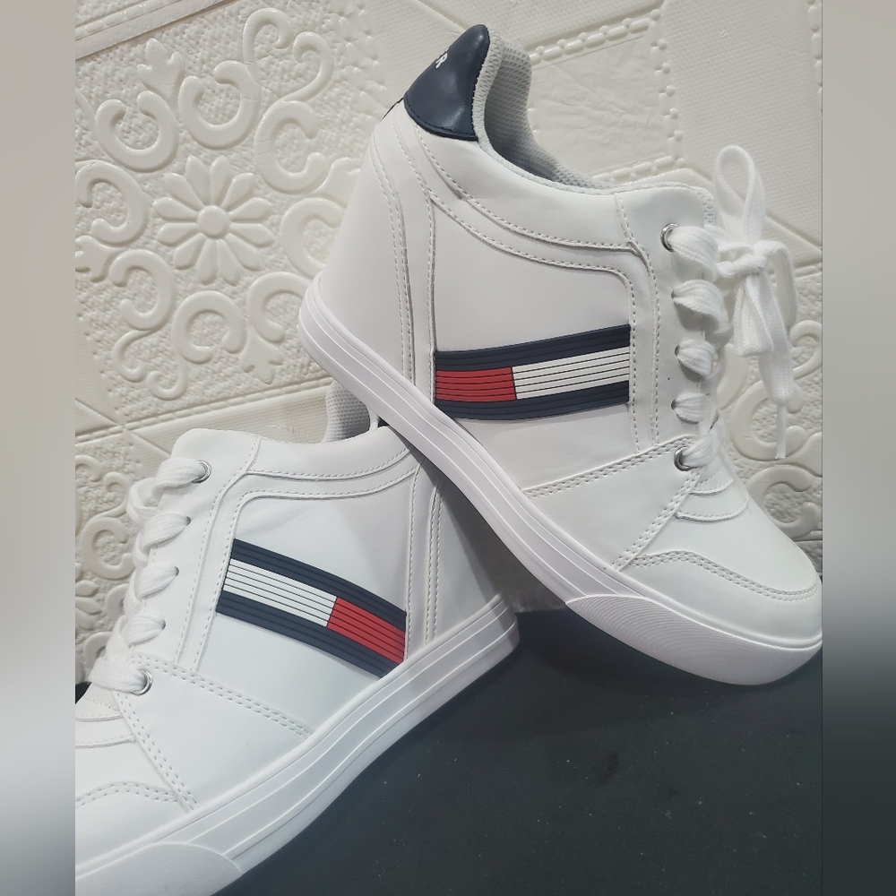 New Tommy Hilfiger Delsia